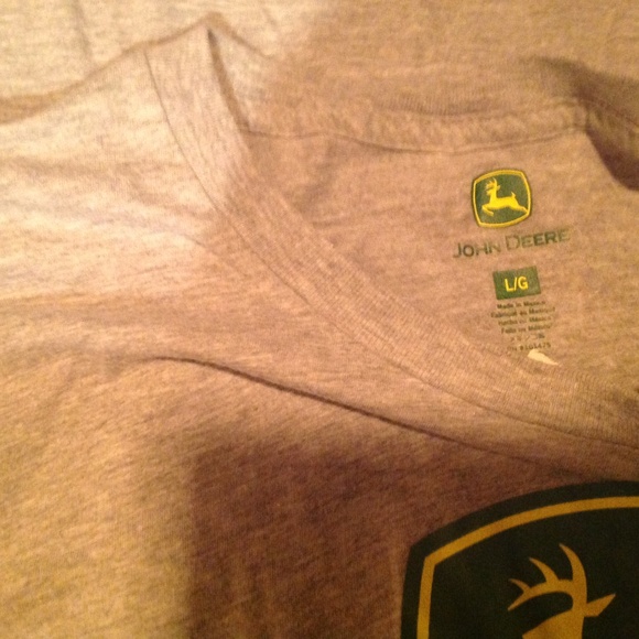 John Deere tshirt - Picture 3 of 3